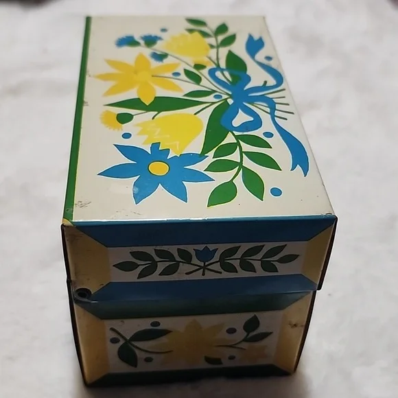Floral Decorative Metal Box with Blue and Yellow Design RECIPE BOX. VINTAGE. - Picture 4 of 7